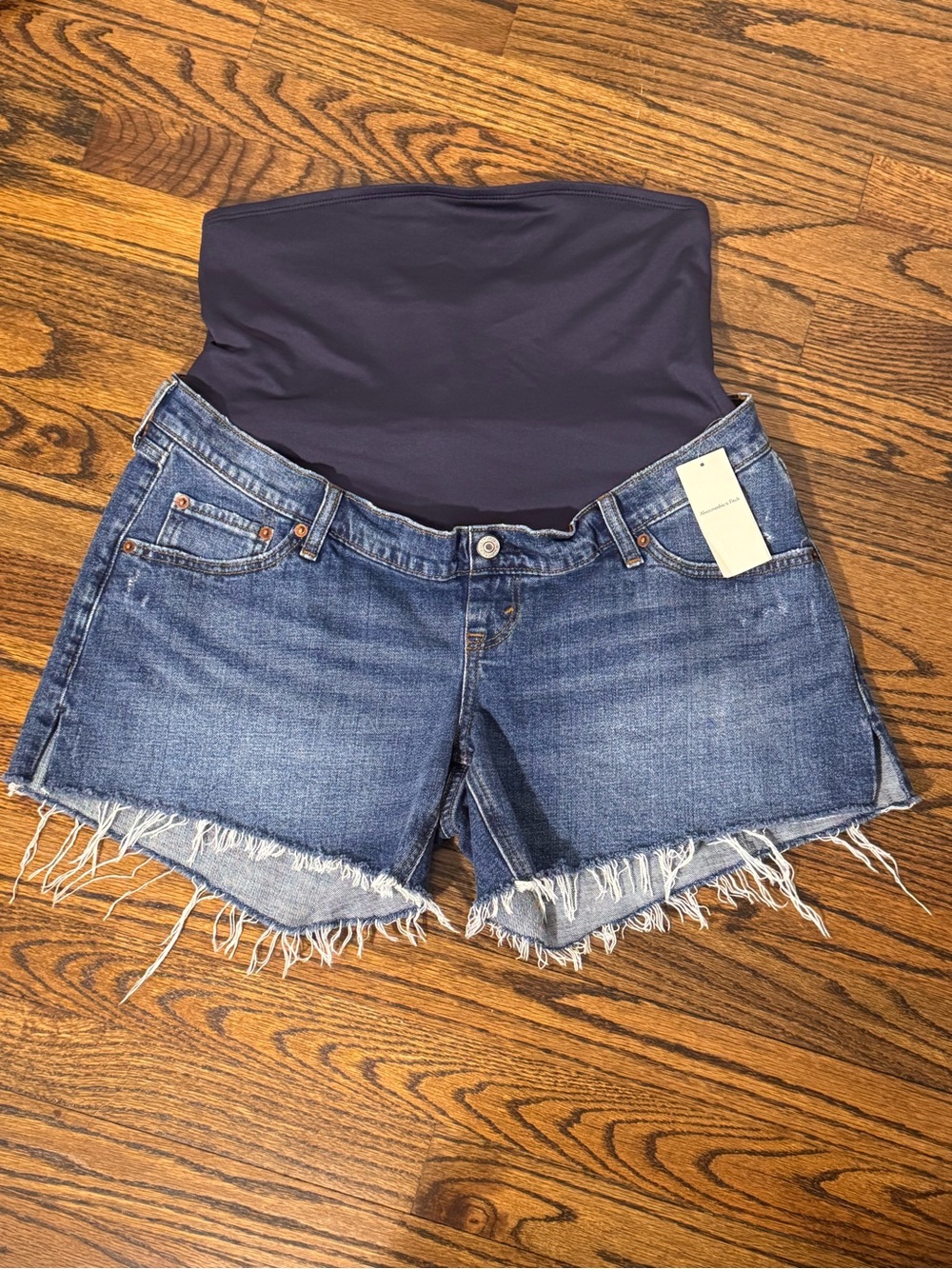 Abercrombie Maternity Denim 'The Mom Short' 29/8 NWT